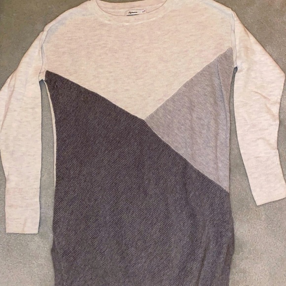 Reitman’s Long Sweater Top. Great with Leggings. XS. Fits larger like a small. - Picture 1 of 2